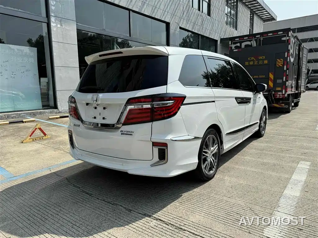 Honda Elysion 2019 2.0L Hybrid Luxury Edition — фото 4