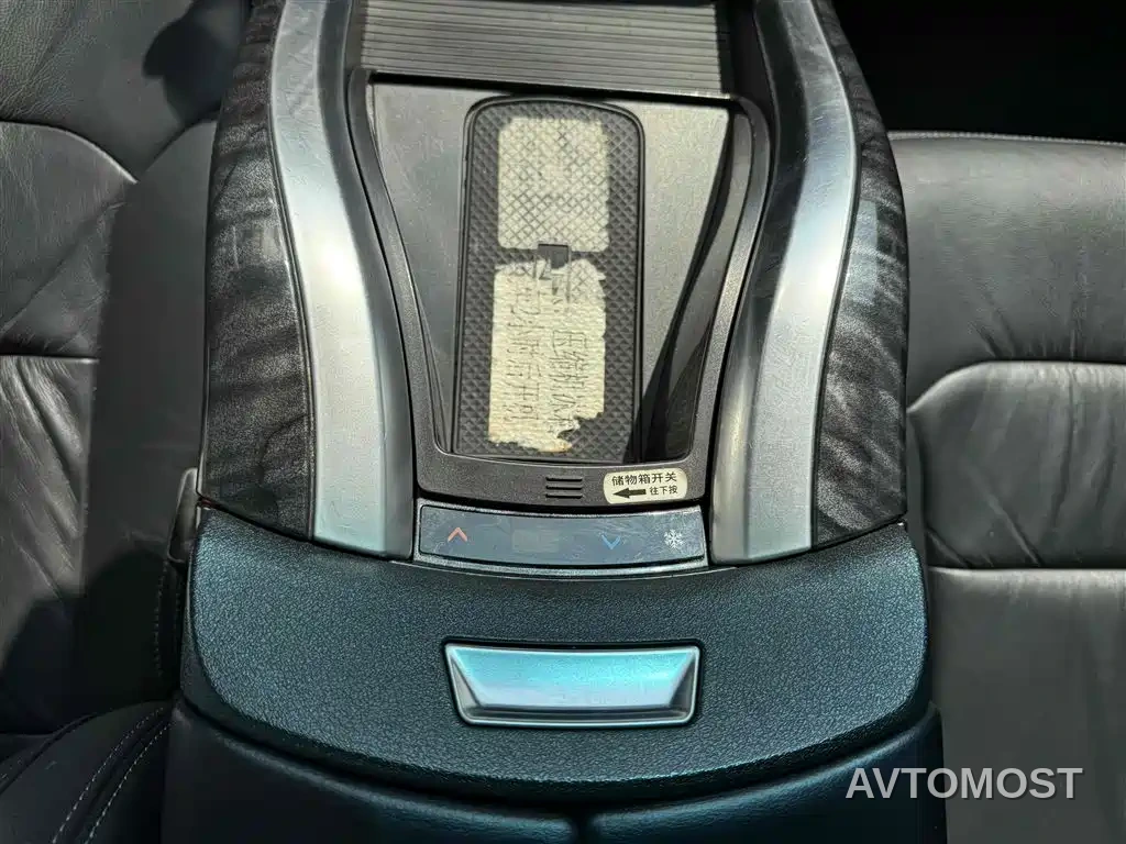 Honda Elysion 2019 2.0L Hybrid Luxury Edition — фото 9