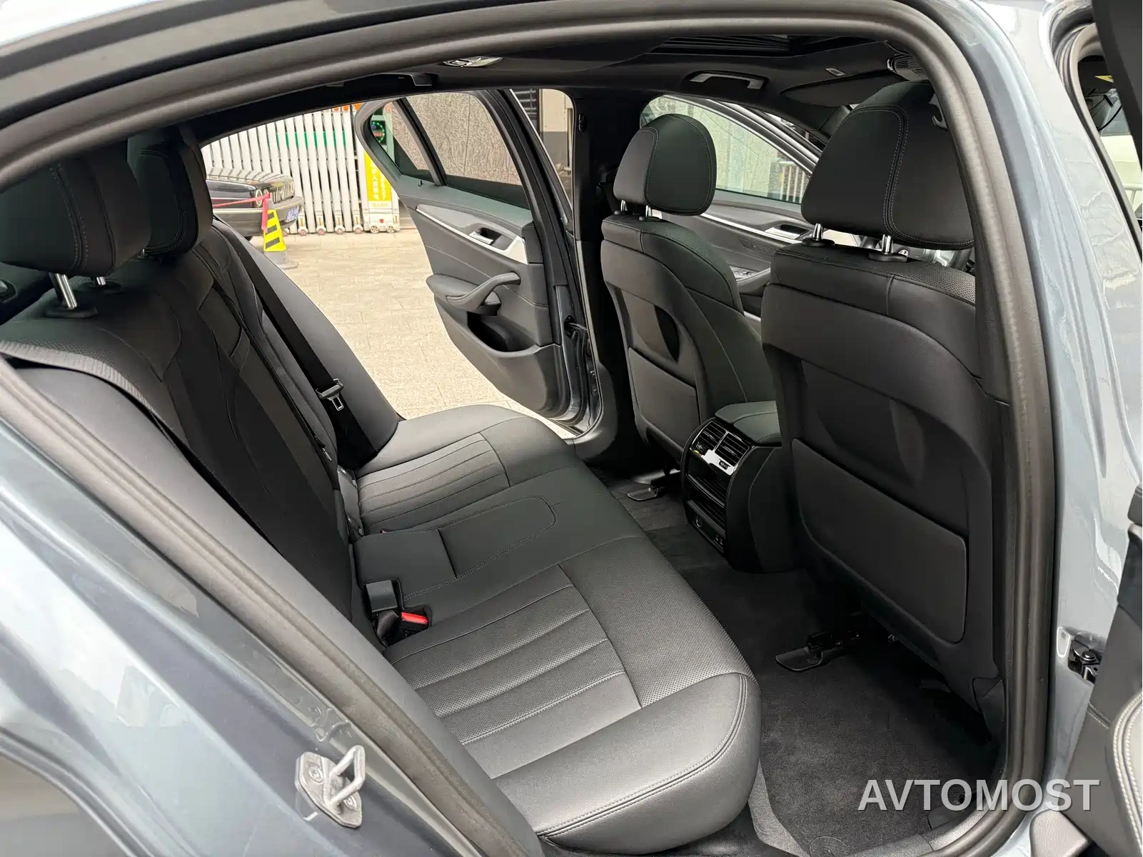 BMW 5 Series (Import) 2022 Facelift 525i M Sport Package — фото 12