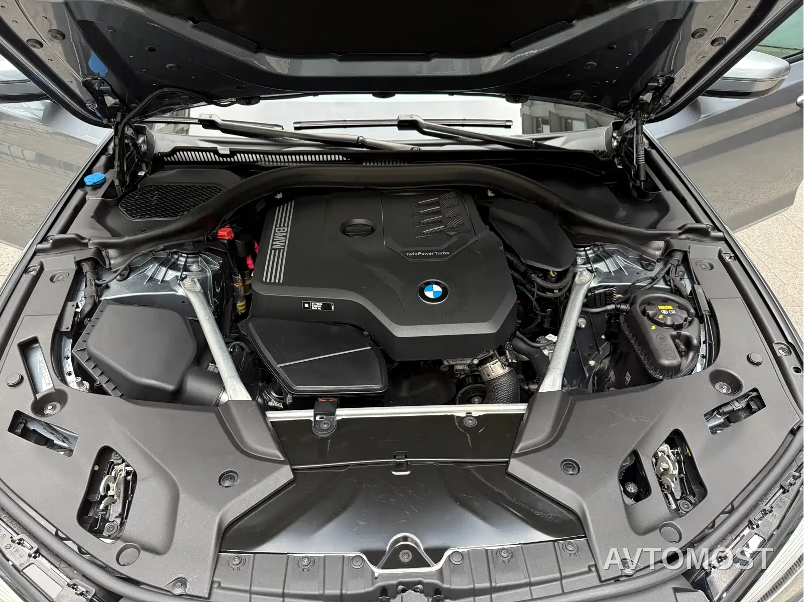 BMW 5 Series (Import) 2022 Facelift 525i M Sport Package — фото 15