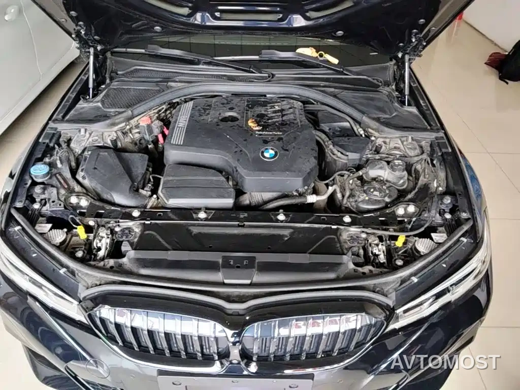 BMW 3 Series 2022 Facelift 330Li xDrive M Sport Shadow Edition — фото 20