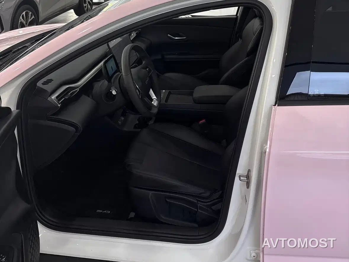 BYD e7 2025 Model 520 Intelligent Travel Edition — фото 9