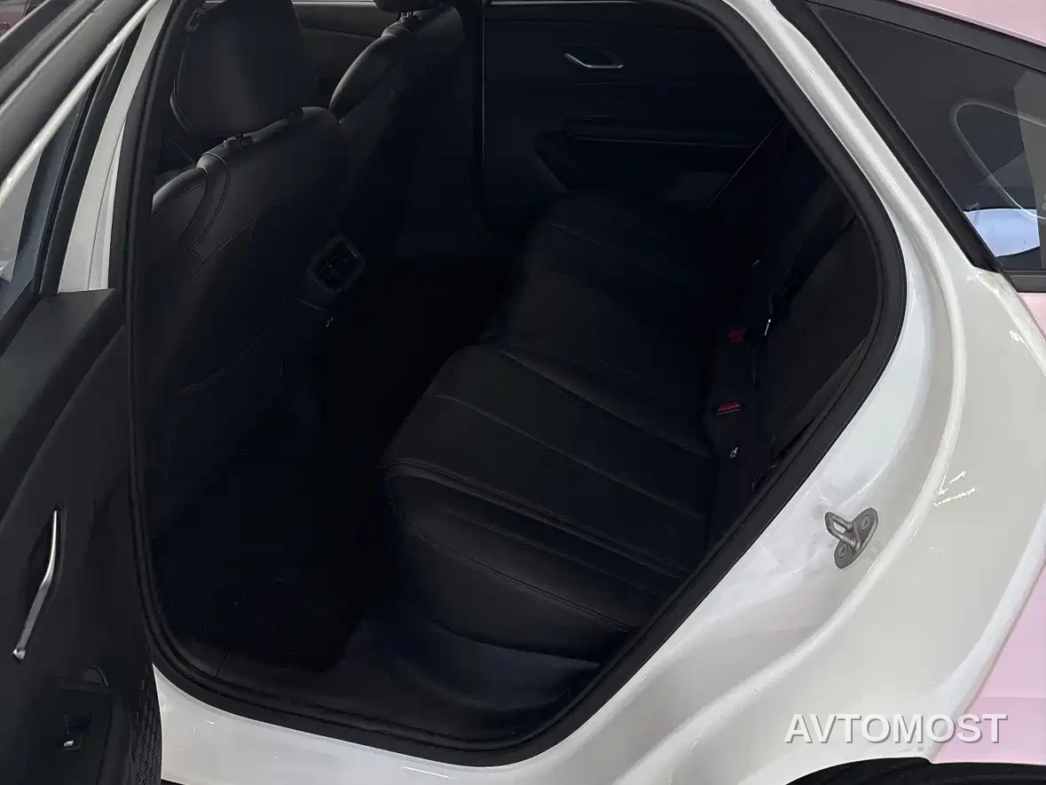 BYD e7 2025 Model 520 Intelligent Travel Edition — фото 10