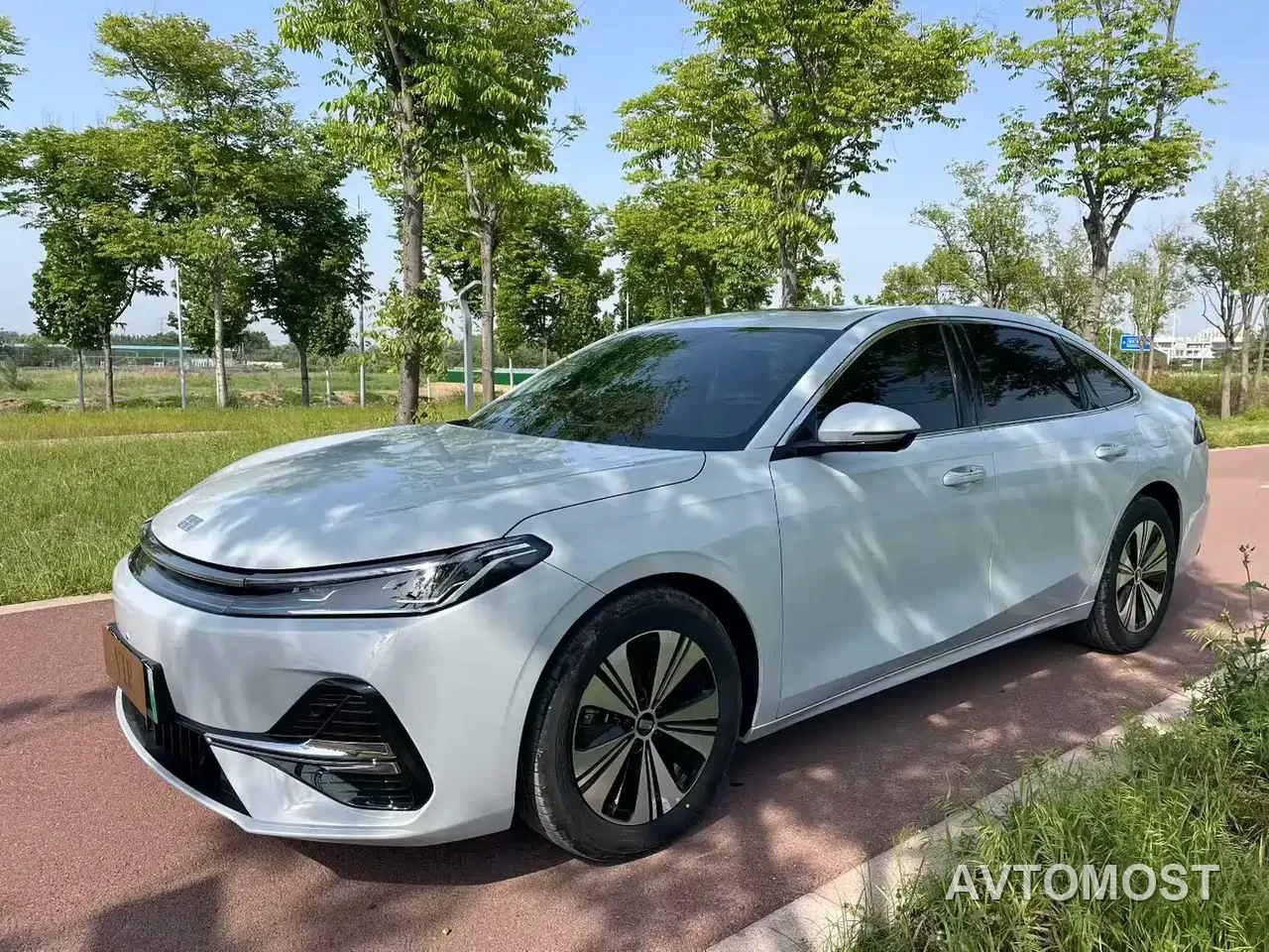 Geely Galaxy A7 2025 EM-i 150km Premium Edition — фото 1