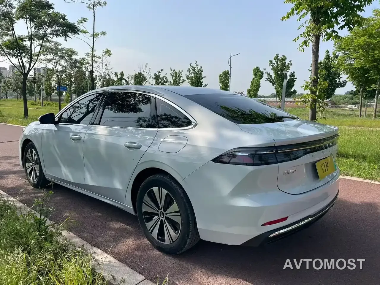 Geely Galaxy A7 2025 EM-i 150km Premium Edition — фото 3
