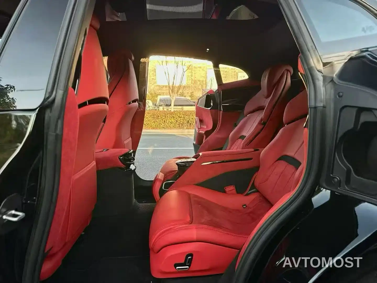 Ferrari Purosangue 2023 6.5L V12 — фото 6