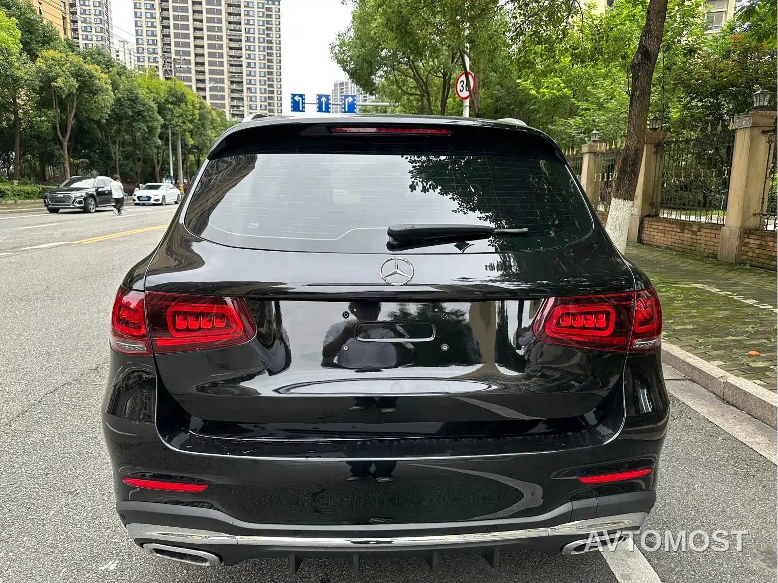 Mercedes-Benz GLC 2021 GLC 260 L 4MATIC Sporty — фото 6