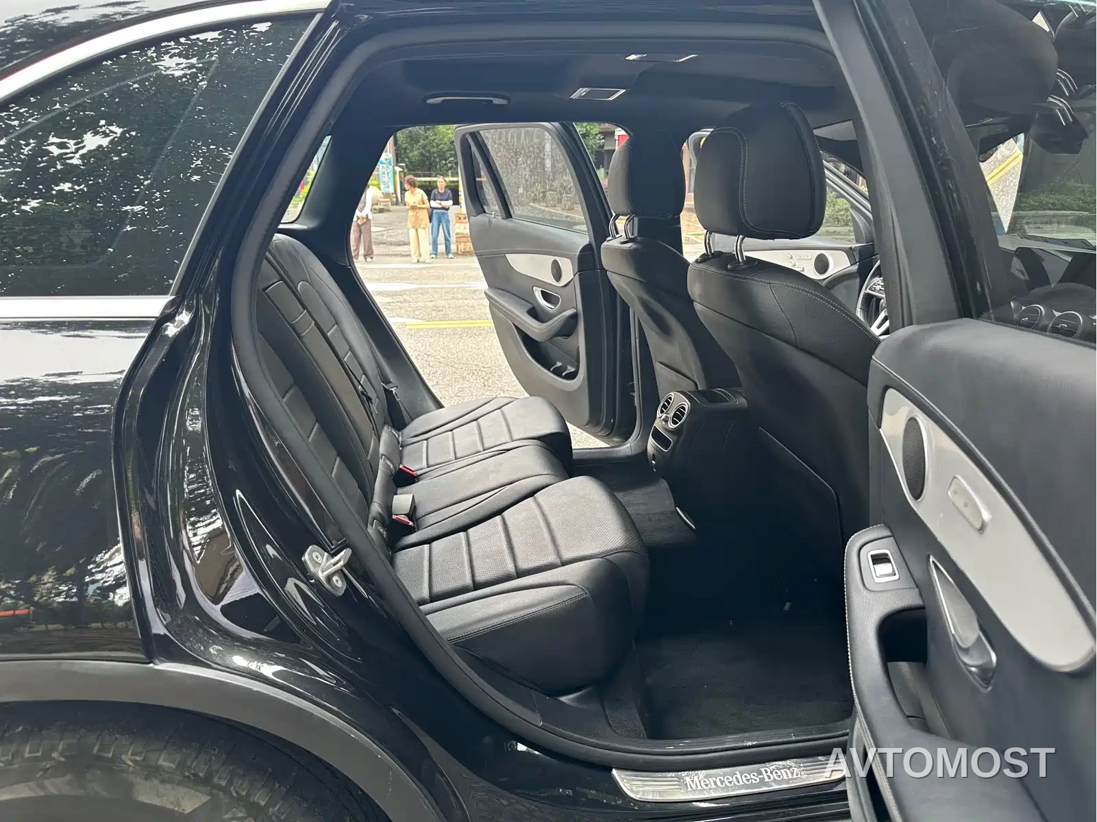 Mercedes-Benz GLC 2021 GLC 260 L 4MATIC Sporty — фото 20