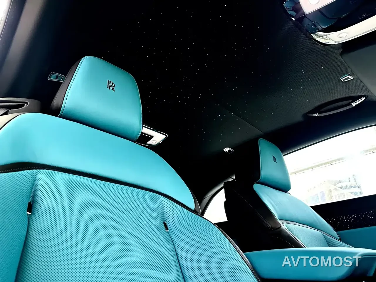 Rolls-Royce Spectre 2024 Standard Model — фото 26