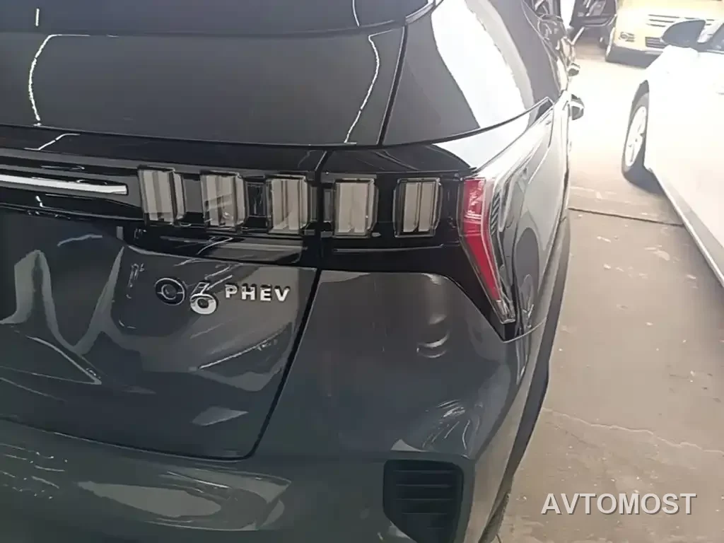 Lynk & Co 06 EM-P 2020 PHEV Plus — фото 7