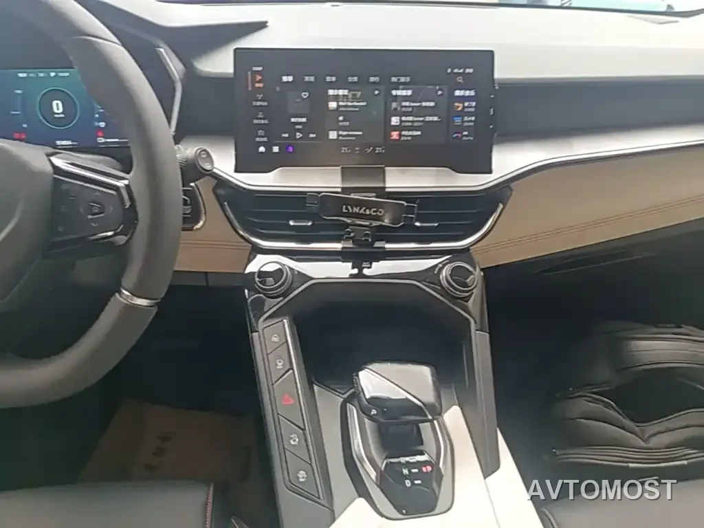 Lynk & Co 06 EM-P 2020 PHEV Plus — фото 10