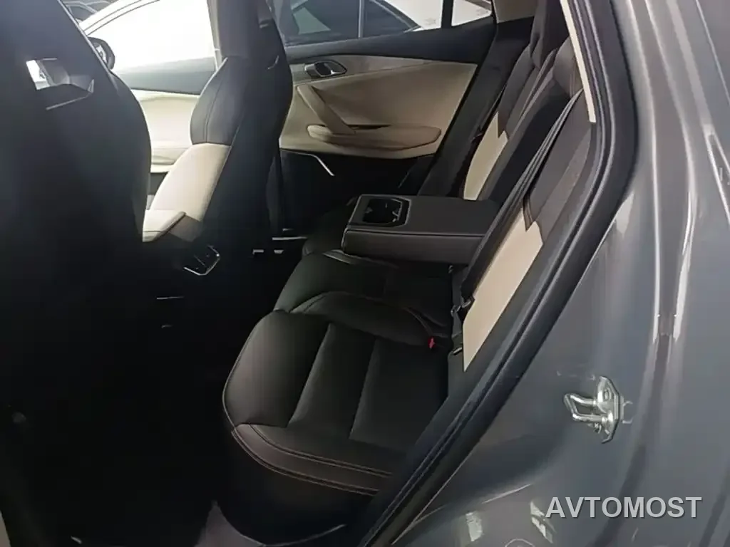Lynk & Co 06 EM-P 2020 PHEV Plus — фото 13