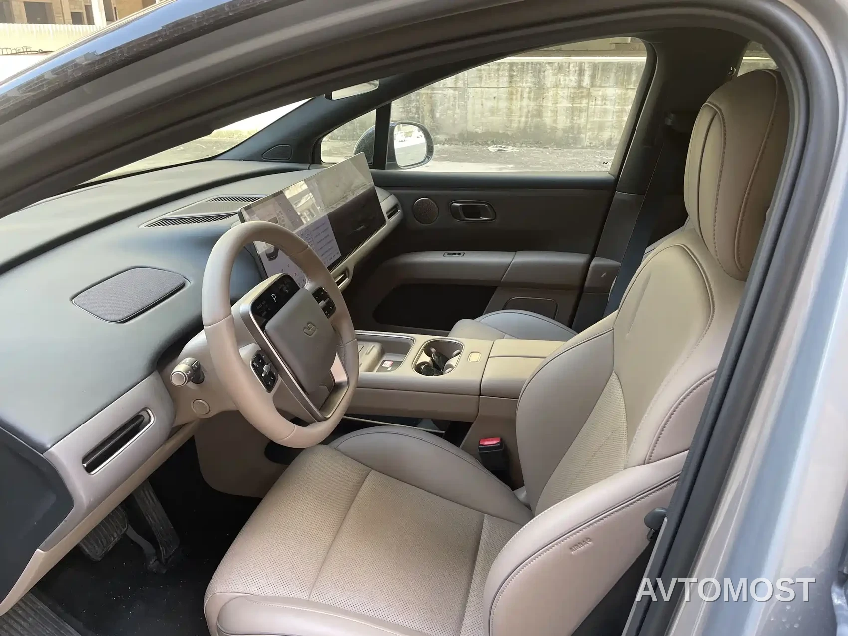 Li Auto i6 2025 4WD Base Model — фото 3