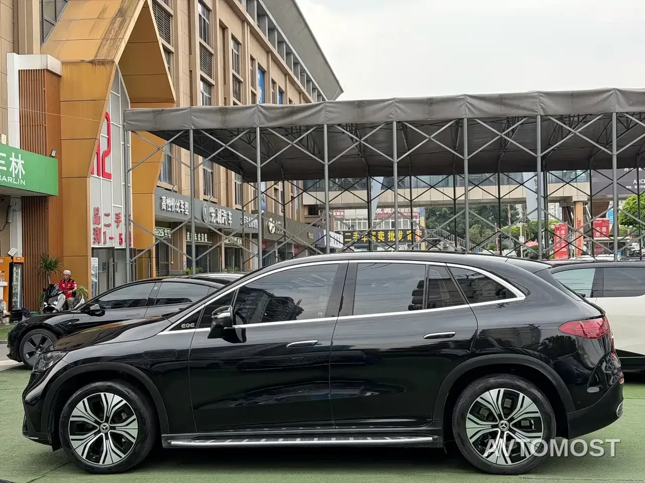 Mercedes-Benz EQE SUV 2023 350 4MATIC Luxury Edition — фото 3