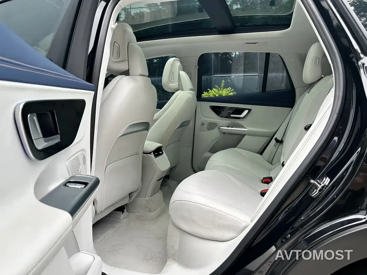 Mercedes-Benz EQE SUV 2023 350 4MATIC Pioneer Edition — фото 9