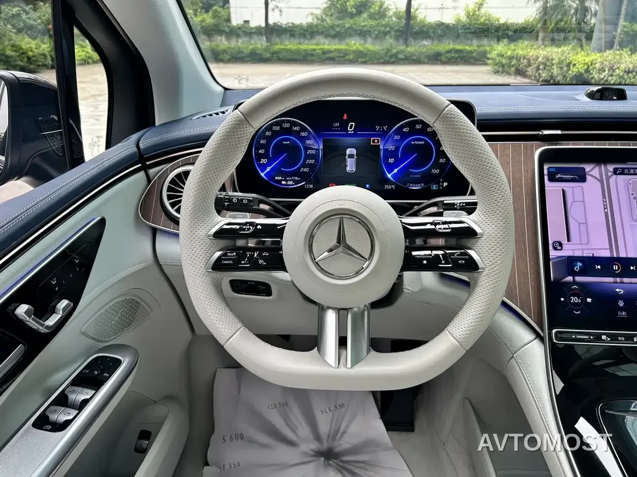 Mercedes-Benz EQE SUV 2023 350 4MATIC Pioneer Edition — фото 11