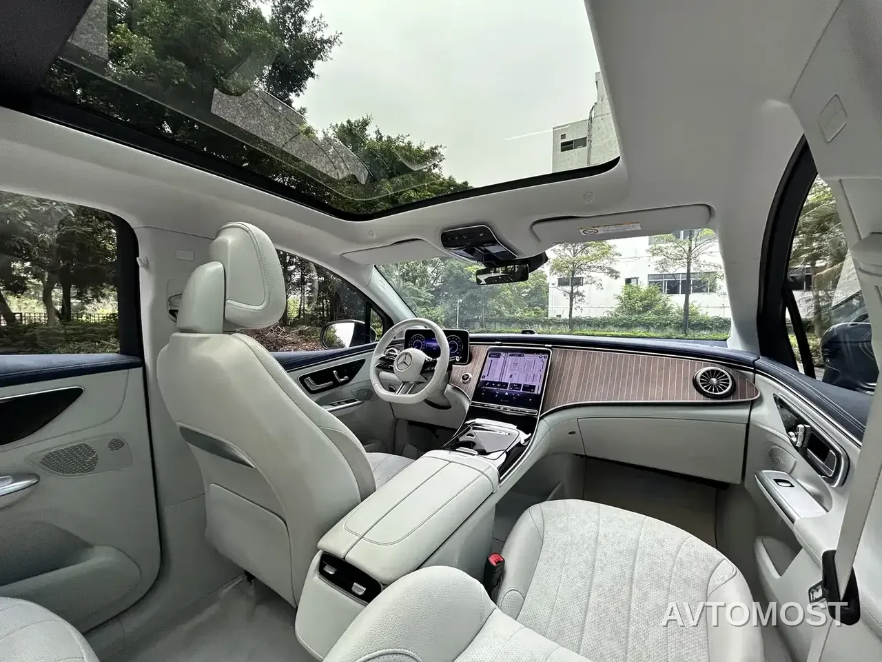 Mercedes-Benz EQE SUV 2023 350 4MATIC Pioneer Edition — фото 16
