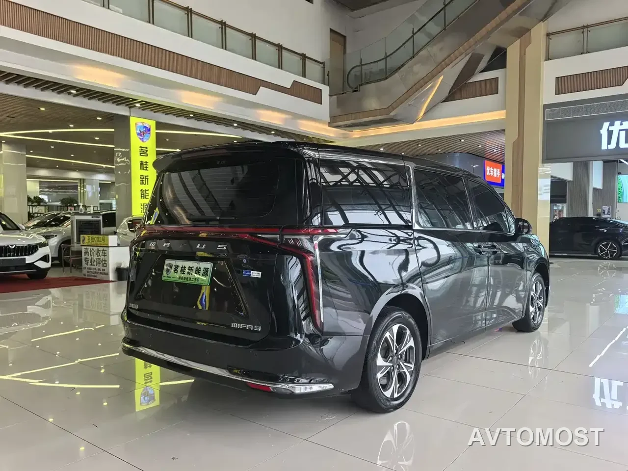 SAIC Maxus Dajia 9 2022 Model Long Range Oasis 7-Seater — фото 4