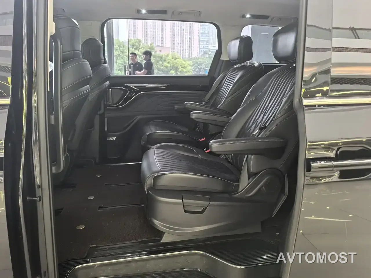 SAIC Maxus Dajia 9 2022 Model Long Range Oasis 7-Seater — фото 6