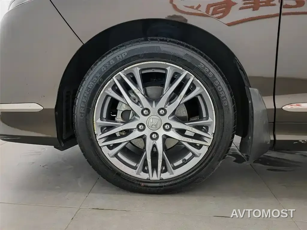 Honda Elysion 2019 2.0L Hybrid Luxury Edition — фото 14