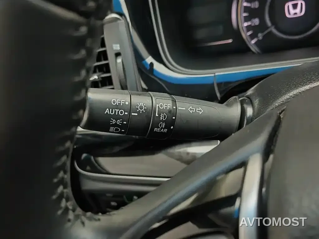 Honda Elysion 2019 2.0L Hybrid Luxury Edition — фото 18