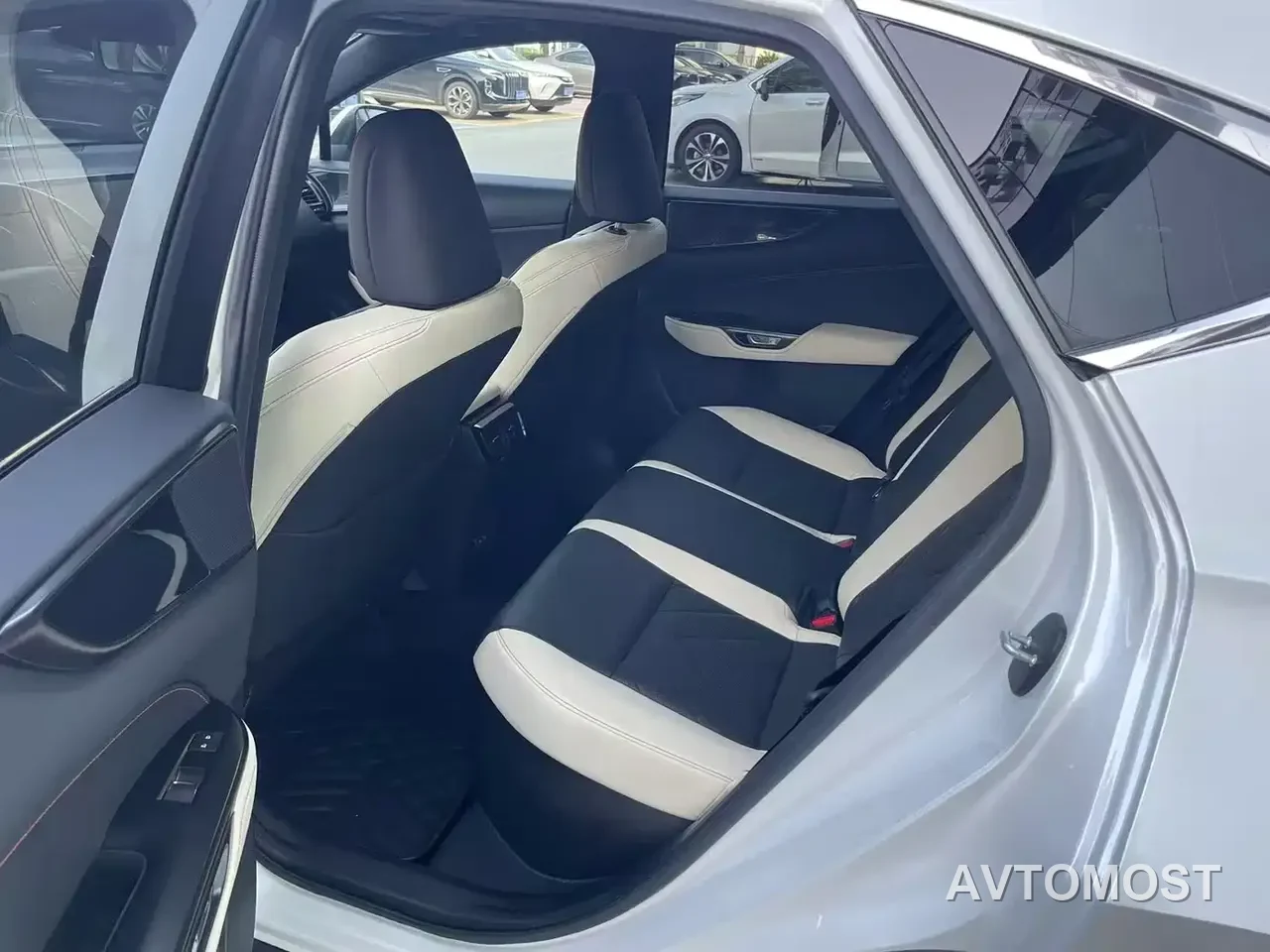 Lexus NX New Energy 2022 400h+ Premium Edition — фото 5