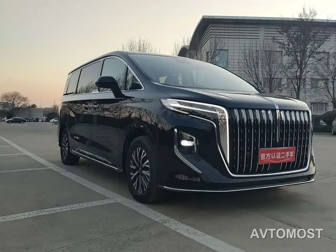 Hongqi HQ9 PHEV 2024 Model 2.0T AWD Business Edition — фото 2