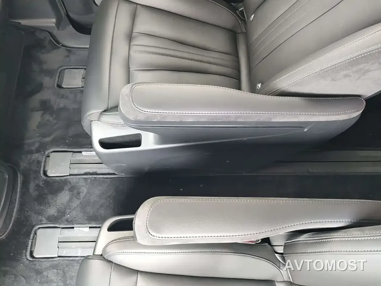 Hongqi HQ9 PHEV 2024 Model 2.0T AWD Business Edition — фото 7