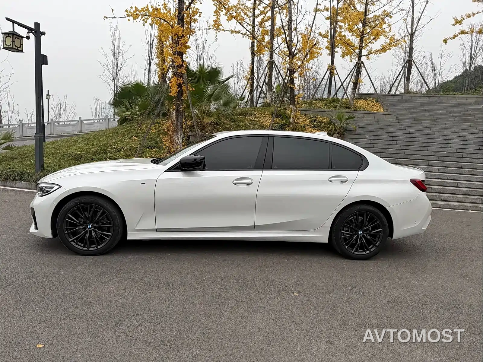 BMW 3 Series 2022 325Li M Sport Shadow Edition — фото 3