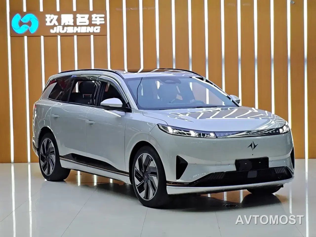 Dongfeng Yipai eπ008 2024 210Max Range Extender 6-Seater — фото 2