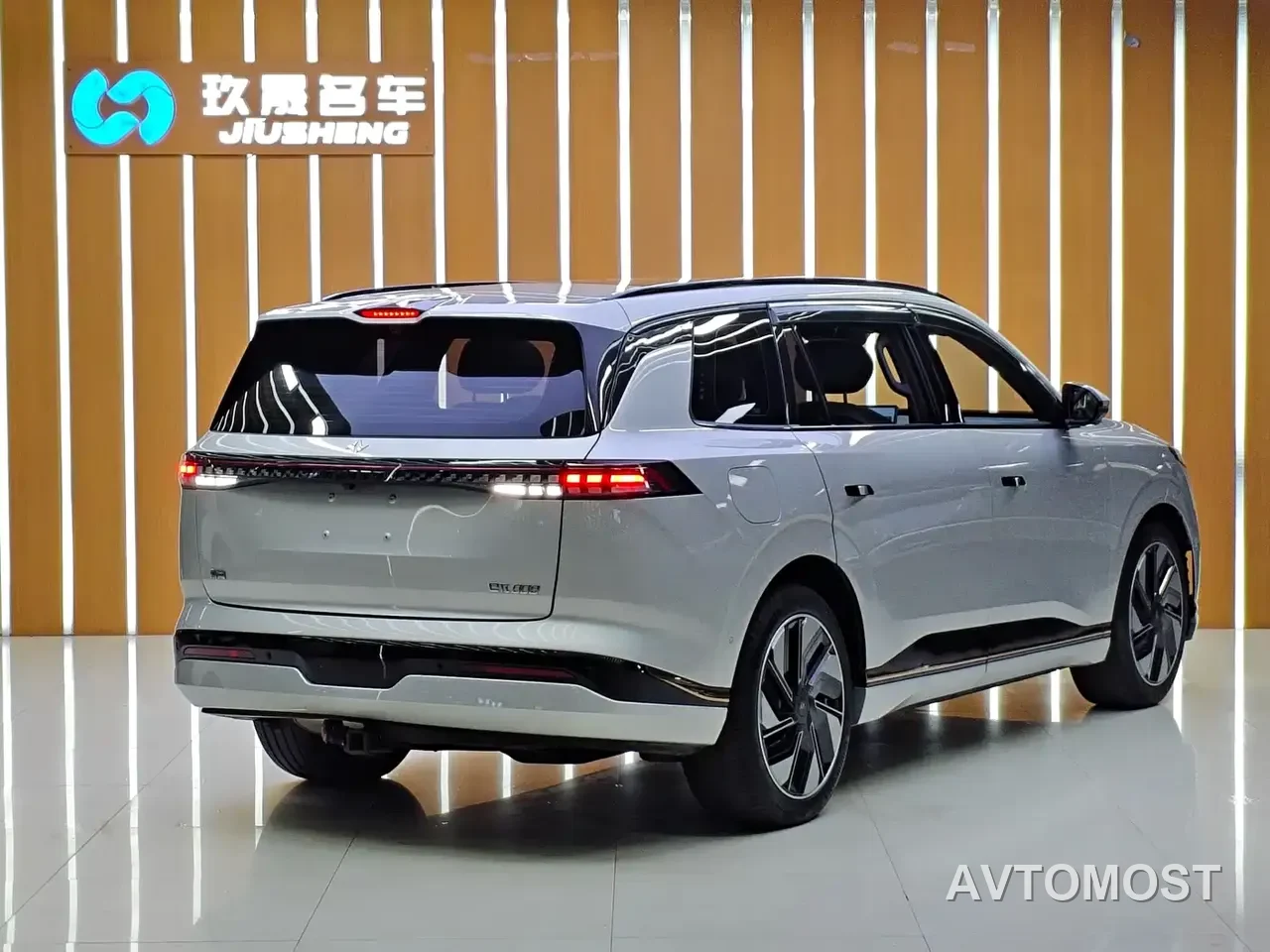Dongfeng Yipai eπ008 2024 210Max Range Extender 6-Seater — фото 4