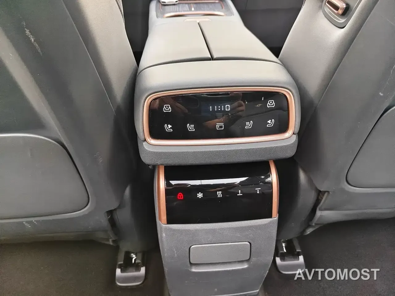 Dongfeng Yipai eπ008 2024 210Max Range Extender 6-Seater — фото 6