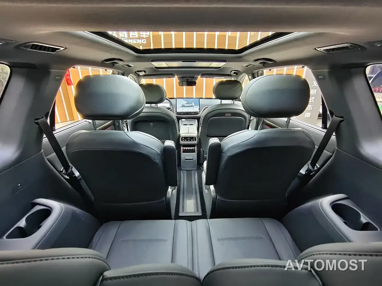 Dongfeng Yipai eπ008 2024 210Max Range Extender 6-Seater — фото 7