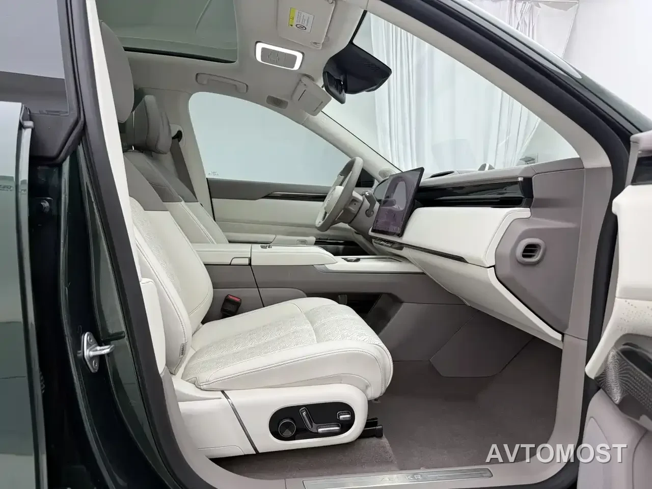 Zeekr 7X 2025 Model 75kWh RWD Smart Driving Edition — фото 8