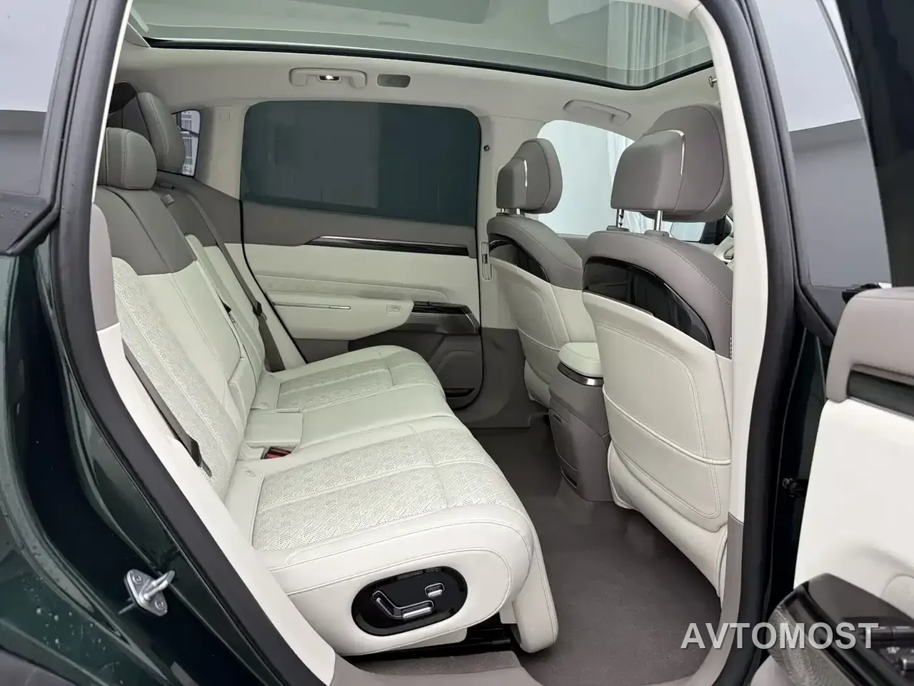 Zeekr 7X 2025 Model 75kWh RWD Smart Driving Edition — фото 9