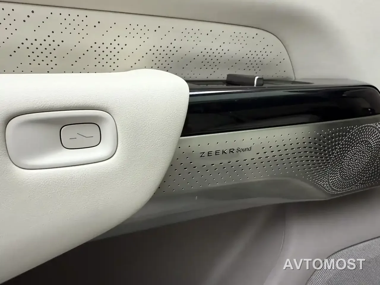 Zeekr 7X 2025 Model 75kWh RWD Smart Driving Edition — фото 12