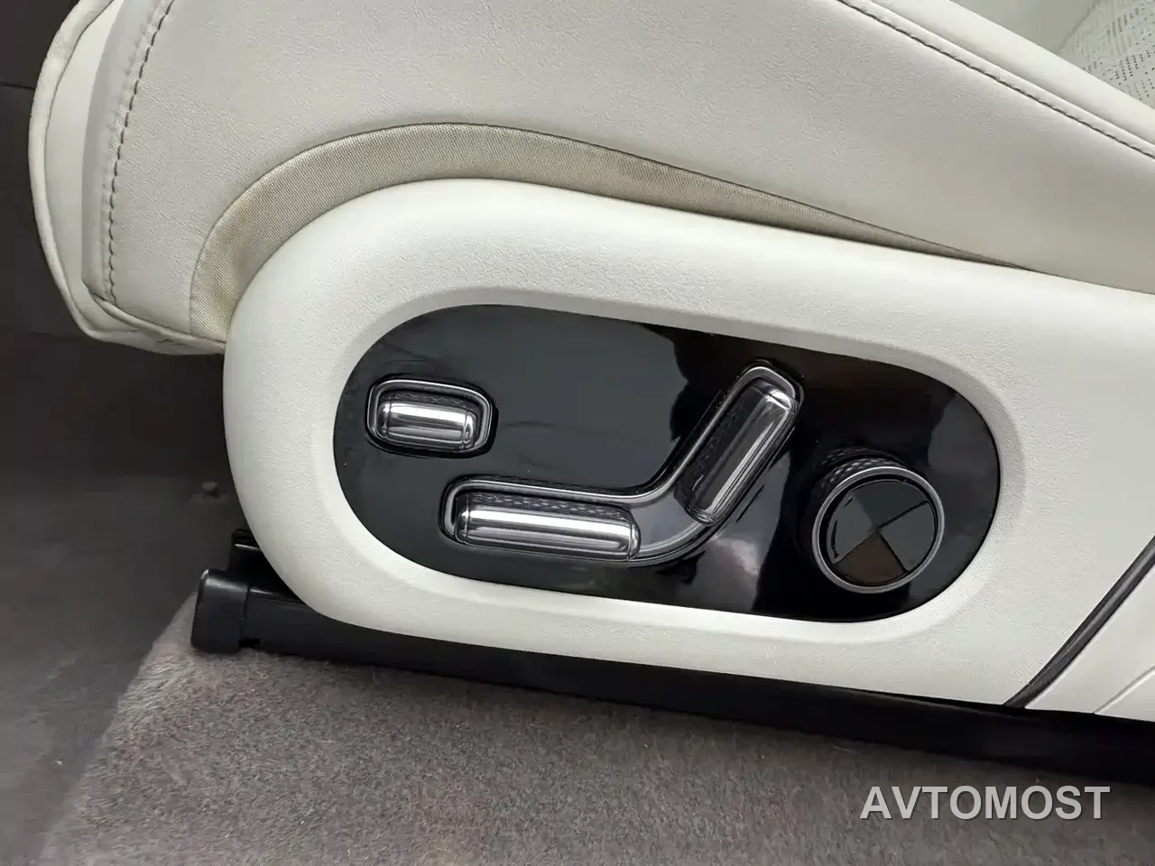 Zeekr 7X 2025 Model 75kWh RWD Smart Driving Edition — фото 13