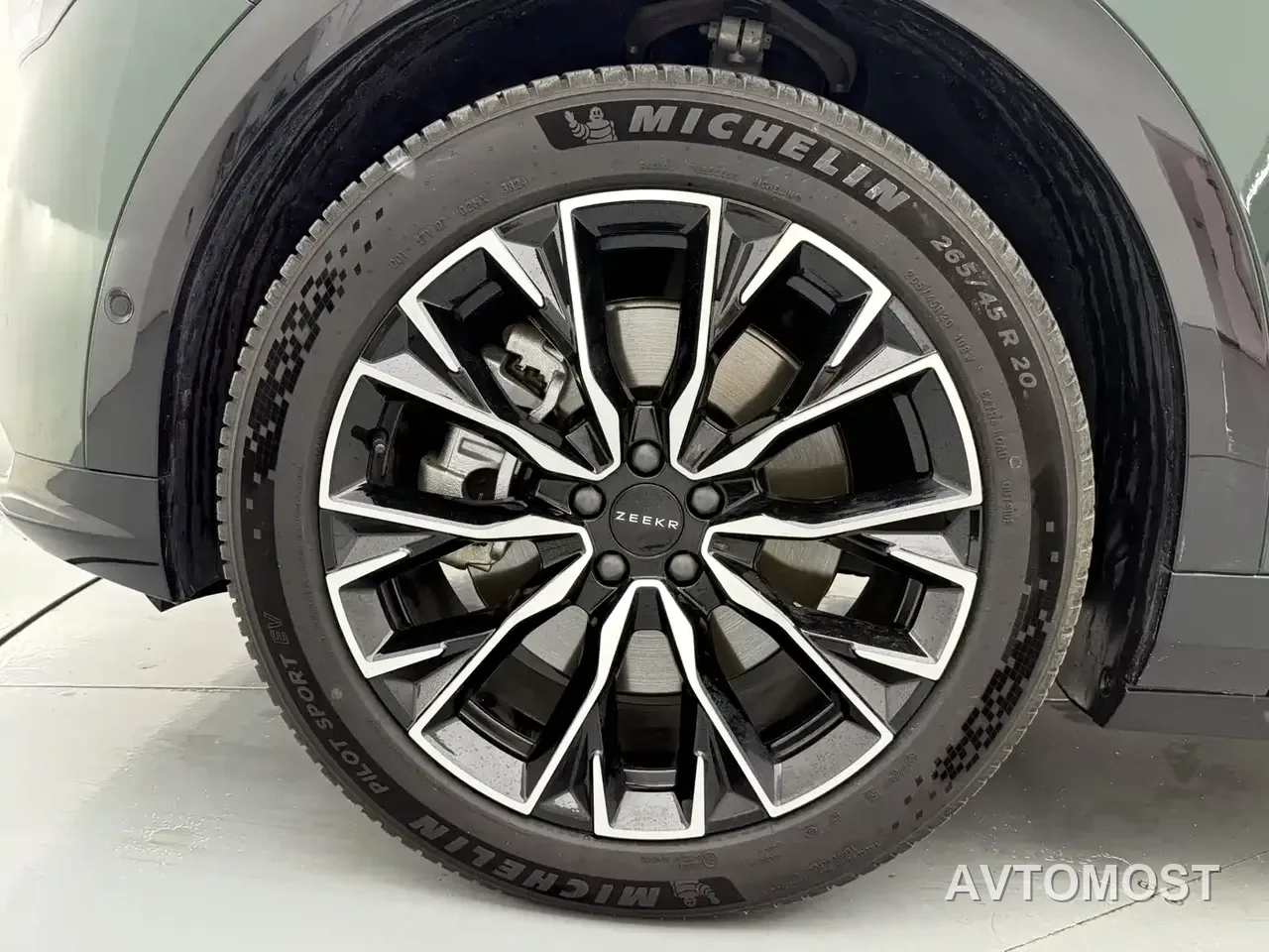 Zeekr 7X 2025 Model 75kWh RWD Smart Driving Edition — фото 18