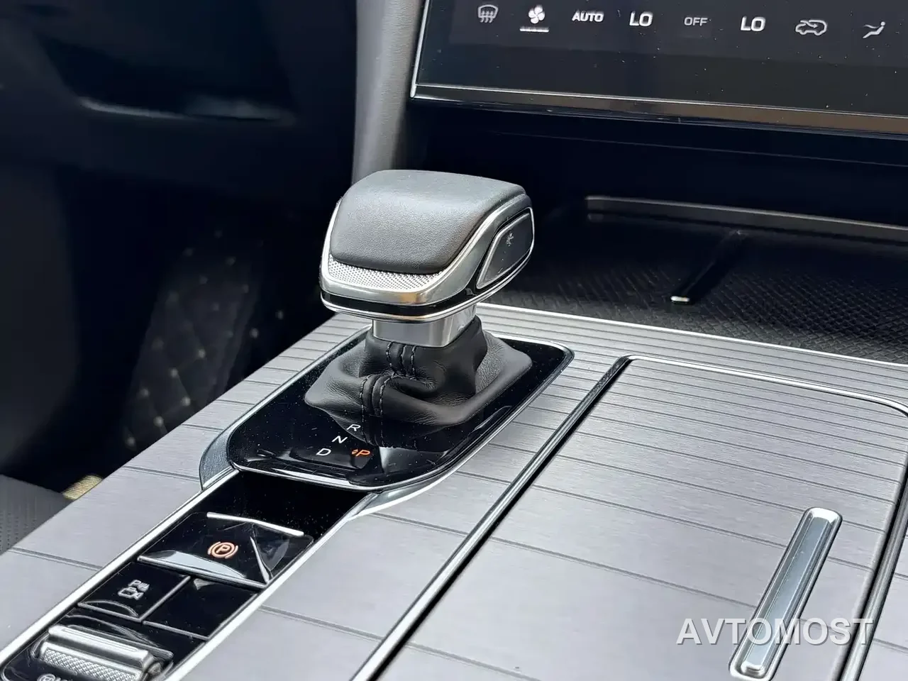 Hongqi HS7 PHEV 2024 2.0T PHEV 4WD Flagship Edition 6-seater — фото 12