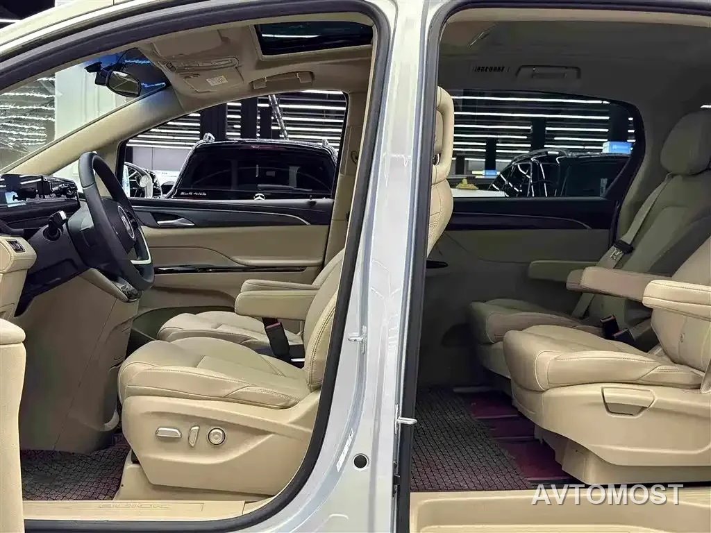 Buick GL8 New Energy 2025 Landprestige First Edition 7-Seater — фото 5