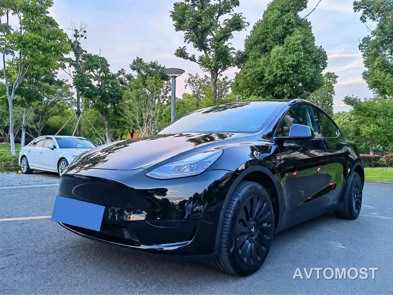 Tesla Model Y 2022 Rear-Wheel Drive Version — фото 1