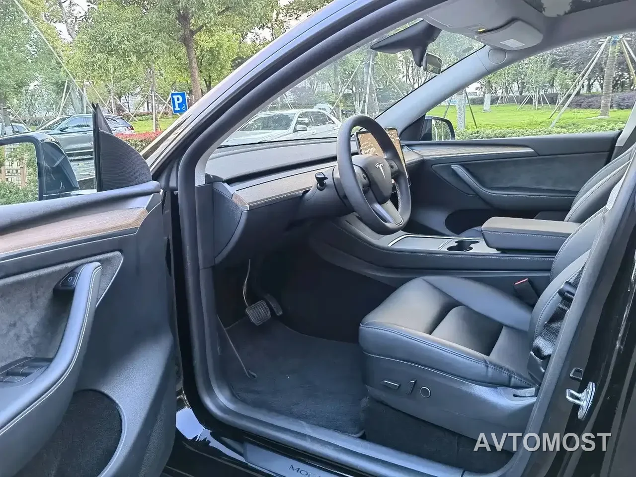 Tesla Model Y 2022 Rear-Wheel Drive Version — фото 4