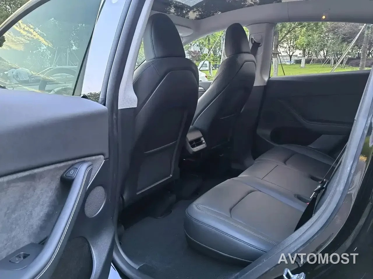 Tesla Model Y 2022 Rear-Wheel Drive Version — фото 8