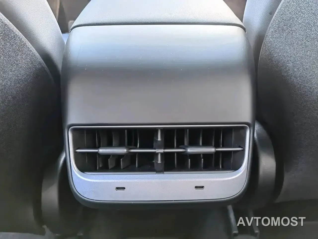 Tesla Model Y 2022 Rear-Wheel Drive Version — фото 9