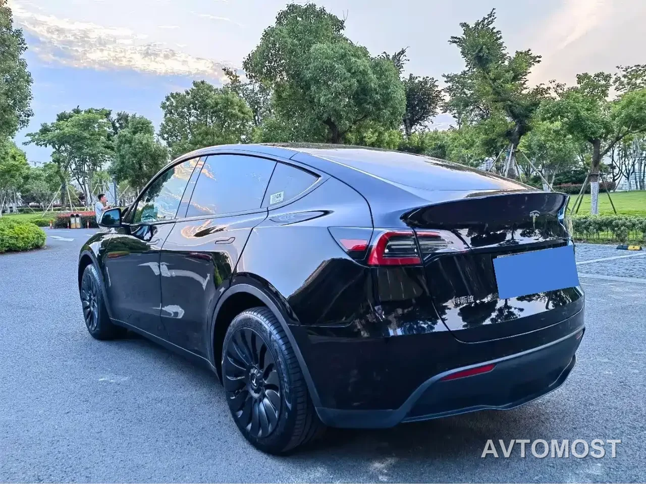 Tesla Model Y 2022 Rear-Wheel Drive Version — фото 12
