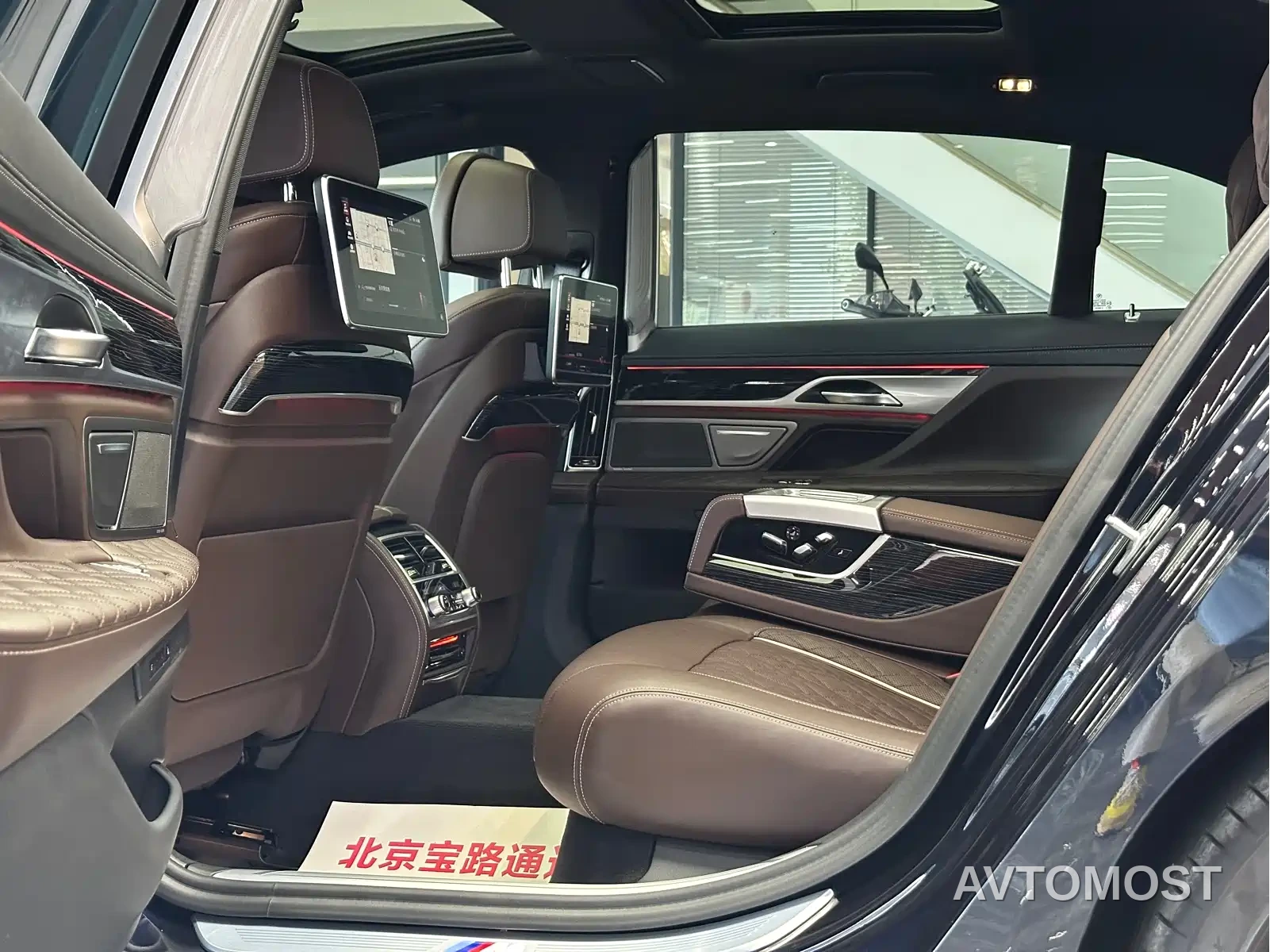 BMW 7 Series 2021 Model 740Li Premium M Sport Package — фото 8