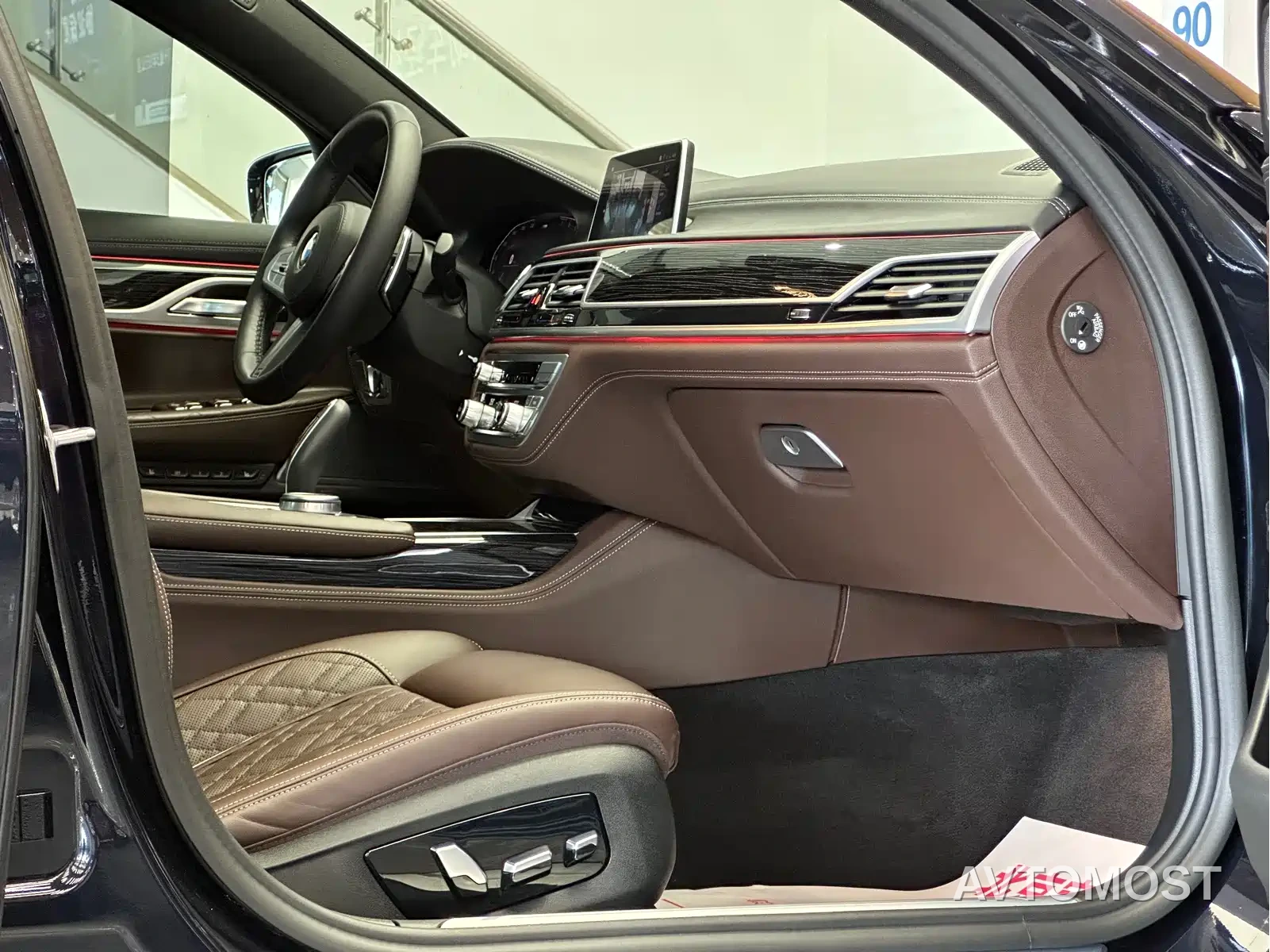BMW 7 Series 2021 Model 740Li Premium M Sport Package — фото 13