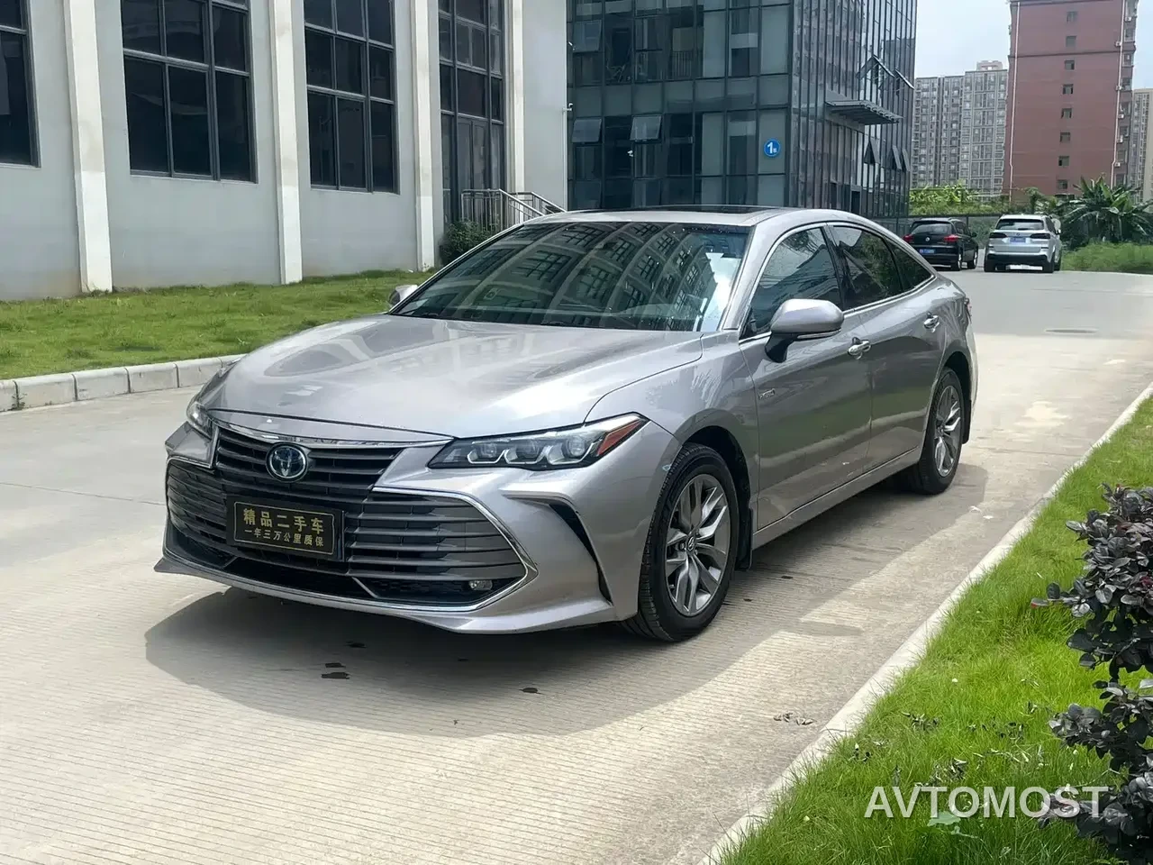 Toyota Avalon 2019 Hybrid 2.5L Luxury Edition China VI — фото 1