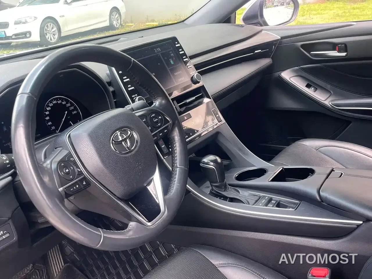 Toyota Avalon 2019 Hybrid 2.5L Luxury Edition China VI — фото 12