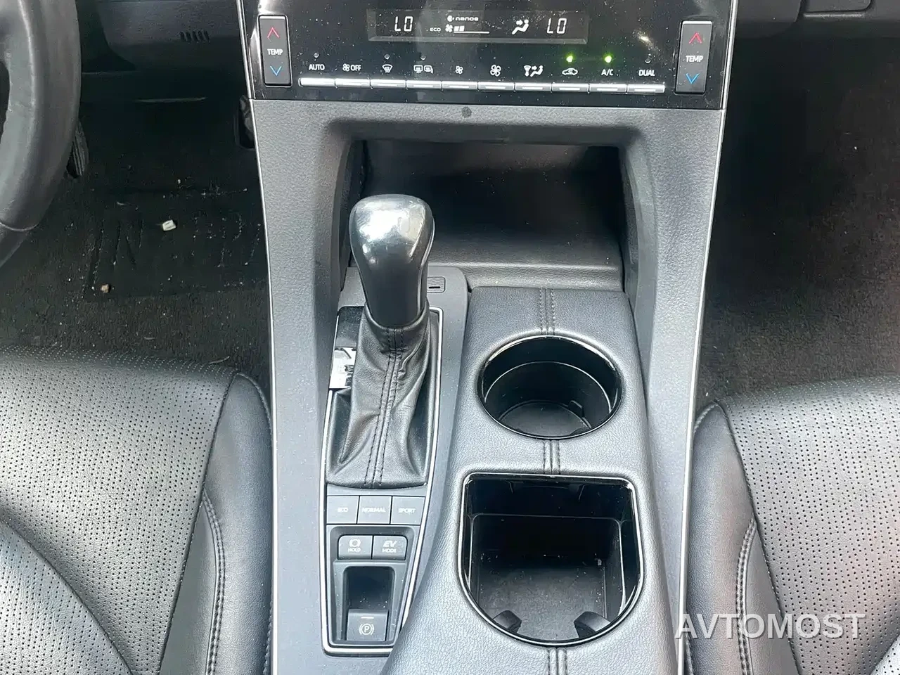 Toyota Avalon 2019 Hybrid 2.5L Luxury Edition China VI — фото 14